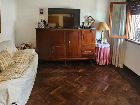 Depto Tipo Casa en Venta 50 años