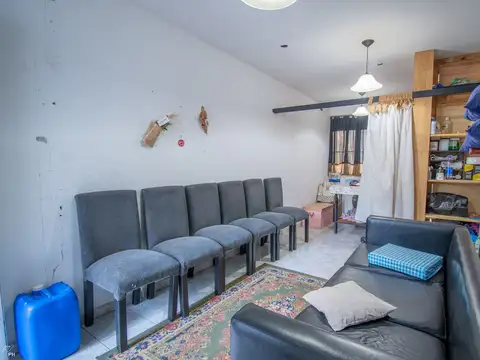 Casa 5 ambientes con 2 baños