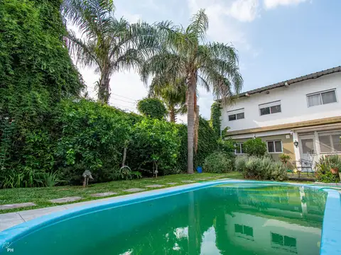 CASA EN VENTA TRES DORMITORIOS BARRIO ALVEAR