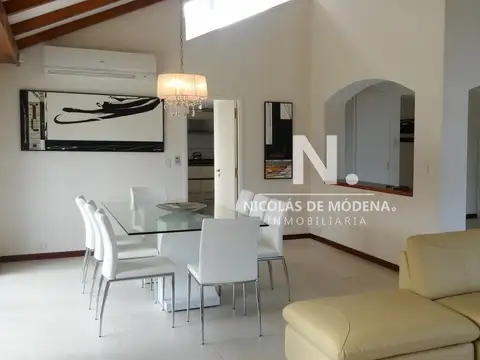 Hermosa casa de 4 dormitorios en venta en la zona de la Mansa.