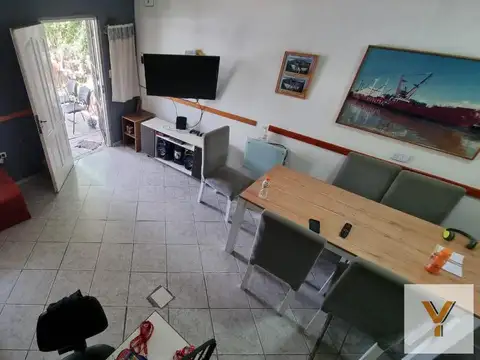 Casa 6 ambientes con 4 baños