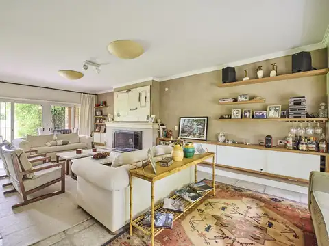 Casa 7 ambientes con 4 baños