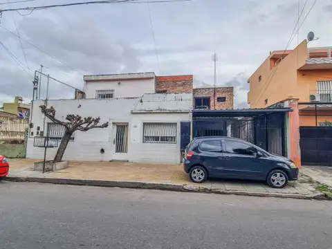 Venta Villa Celina Lote Triple Casa Taller Jardin Cochera