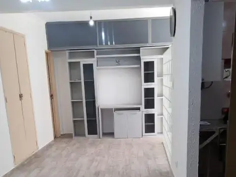 Dean Funes 2100, Piso 4