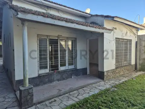 Venta PH 3 ambientes con patio Lanús oeste, a refaccionar.