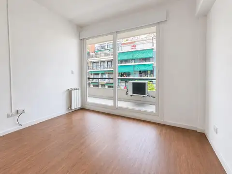 Tres ambientes en Colegiales • Venta • Zabala 2400