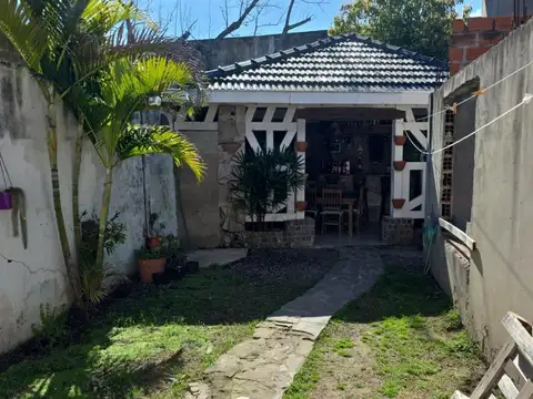 Casa 3 ambientes con 1 baño