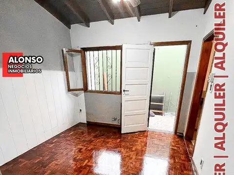 Ph tipo Casa 2 Ambientes Con Patio en Alquiler en Lanús