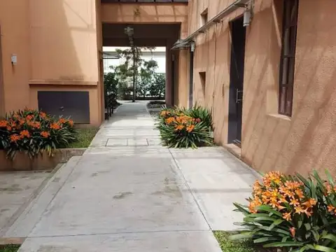 Hipólito Yrigoyen al 700