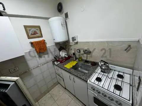 Departamento 2 ambientes al frente zona Aldrey