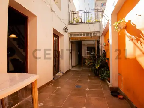 Casa 5 ambientes con 2 baños