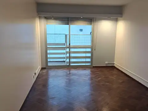 Exelente oportunidad en esquina Bv. Oroño y 9 de Julio! Dueña alquila departamento 3 ambientes en inmejorable ubicación!