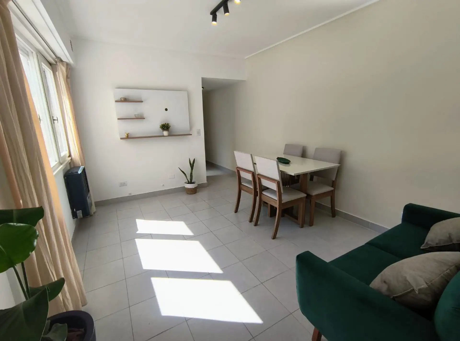 Venta Departamento 2 ambientes luminoso reciclado y amoblado Zona Centro