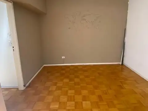 José M. Moreno Av. 700, Piso 6