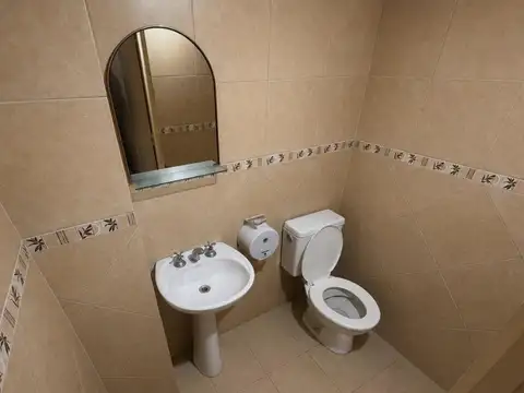 Local en Alquiler en La Lucila-Vías/Maipú, USD 1.190
