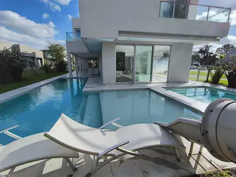 Casa en Alquiler en Terralagos, Canning