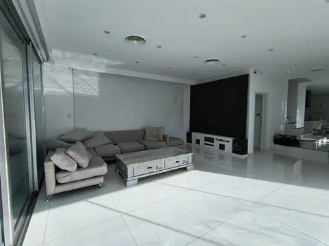 CASA 7 AMBIENTES CANNING TERRALAGOS PILETA PREMIU