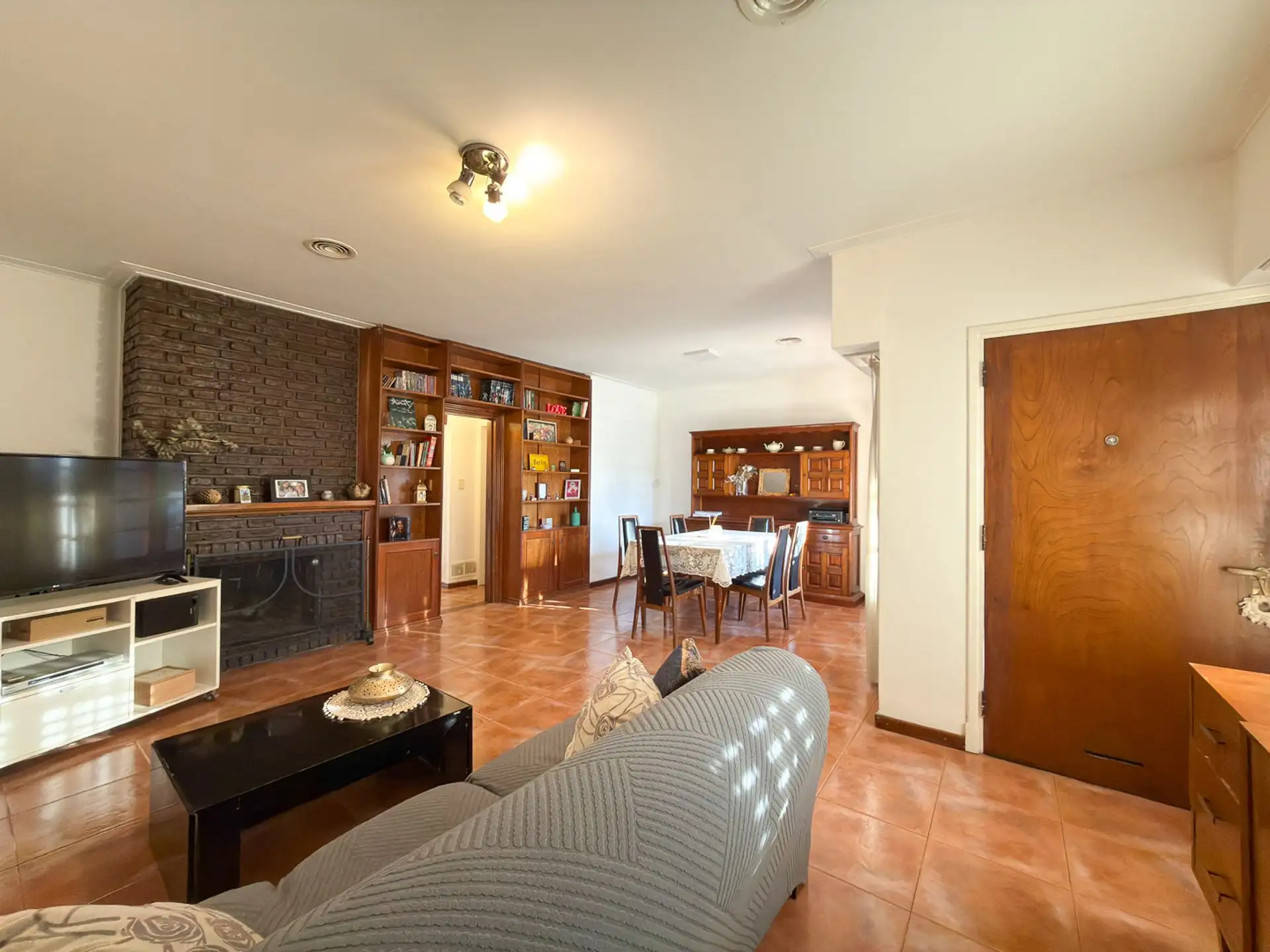 Casa 4 amb, 230m² con quincho y pileta — Semicéntrica