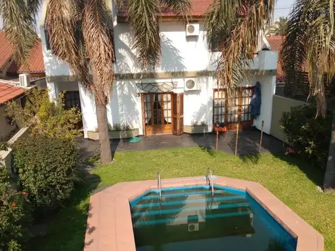 Casa en Venta con 4 cocheras