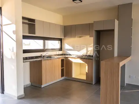 Casa 3 ambientes con 2 baños