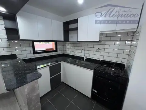 Ibera 4800, Piso 1