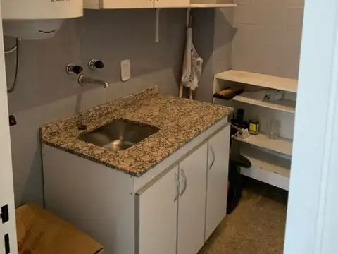 Oficina 1 ambiente con 1 baño