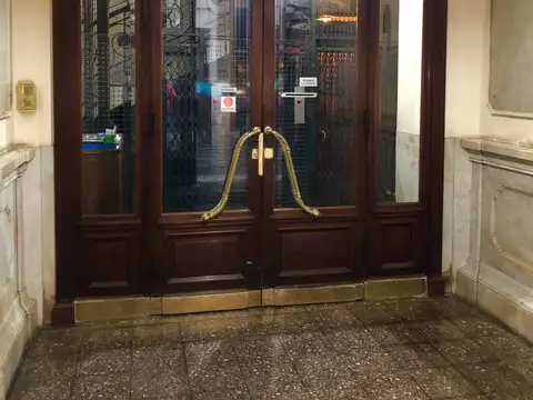 VENTA DE OFICINA EN MICROCENTRO