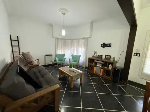 Casa 5 ambientes con 3 baños