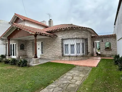 VENTA CASA 5 AMB EN TERRENO 635M2 9 DE JULIO MDP