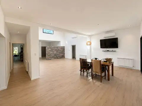 Casa 4 ambientes con 4 baños
