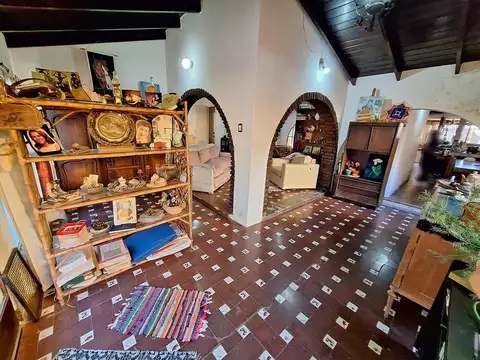 Casa en Venta con 2 cocheras