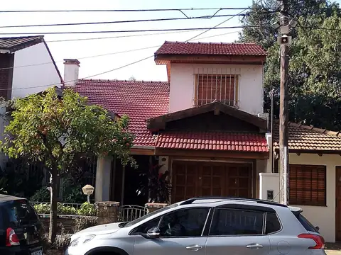 CASA DE 4 AMB. A REFACCIONAR MARTINEZ RESIDENCIAL