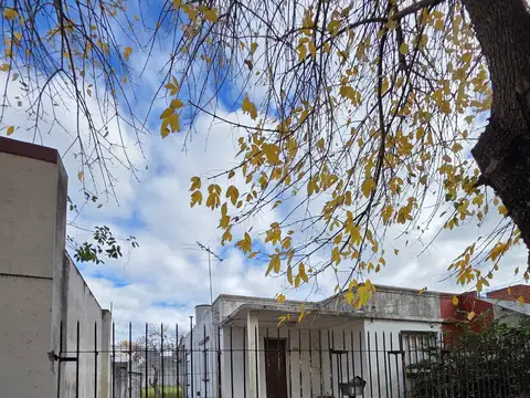 Casa a refaccionar en venta