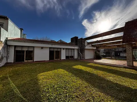 VENTA - Casa 3 Dormitorios con cochera en La Florida