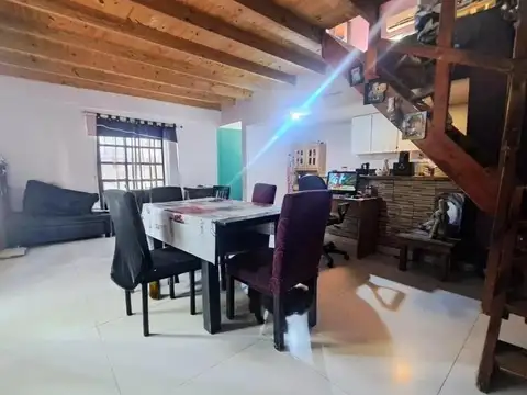 Casa 5 ambientes con 2 baños