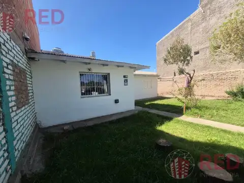 Casa 5 ambientes con 1 baño