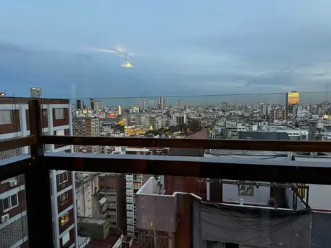 Marcelo Torcuato De Alvear 1300, Piso 22