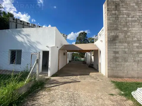 Venta local comercial y  casa, barrio los Pinos, colectora norte  km 73,  Exaltación de la Cruz