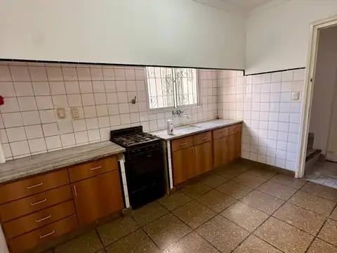 Casa 5 ambientes con 2 baños