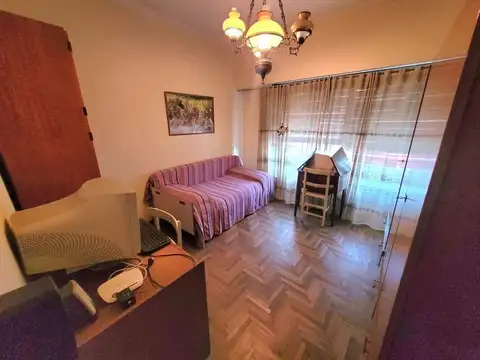 DPTO TIPO CASA AL FRENTE A METROS DE AV. MITRE