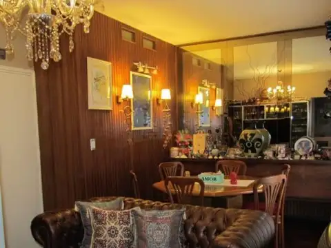 DEPARTAMENTO DE PASILLO TRES DORMITORIOS Y DOS PATIOS  EN ABASTO ROSARIO