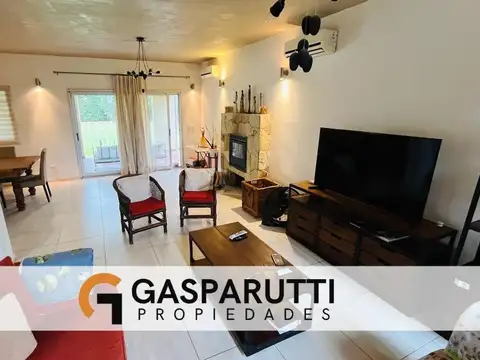 Casa 4 ambientes con 3 baños