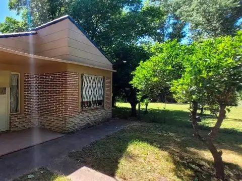 Casa en venta - 2 Dormitorios 1 Baño - Cochera - 600Mts2 - General Paz