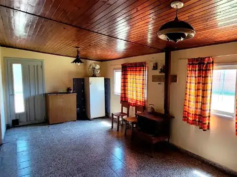Casa 3 ambientes con 1 baño