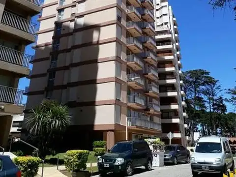 EDIFICIO TONINAS PISO 15° A CON COCHERA CUBIERTA