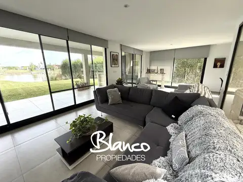 Casa en Venta al Oeste