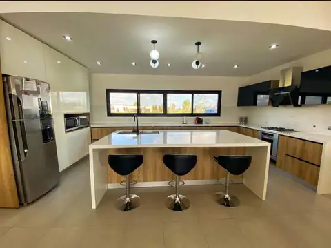 Casa en Venta en Fincas de San Vicente, USD 280.000