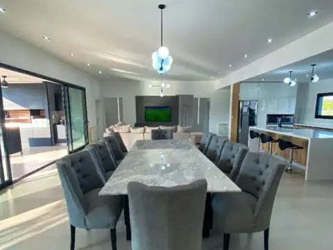 Casa 4 ambientes en Fincas de San Vicente