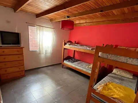 Casa en Venta con 3 cocheras