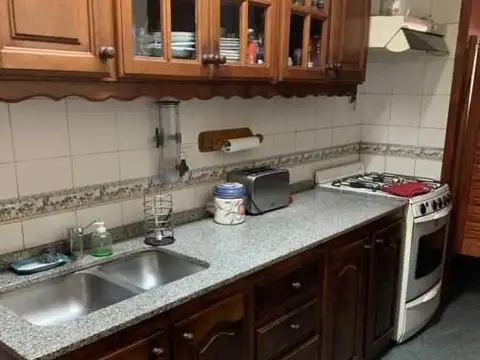 Casa en Venta con 3 cocheras
